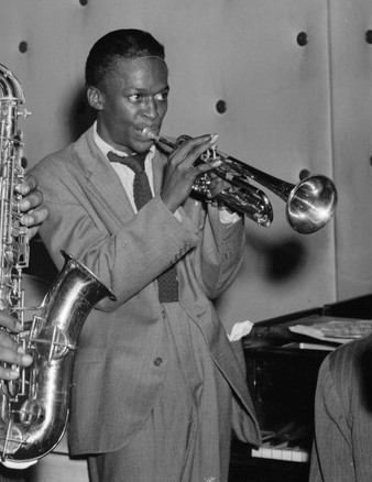 File:Miles Davis (Three Deuces, New York, N.Y. 1947).jpg