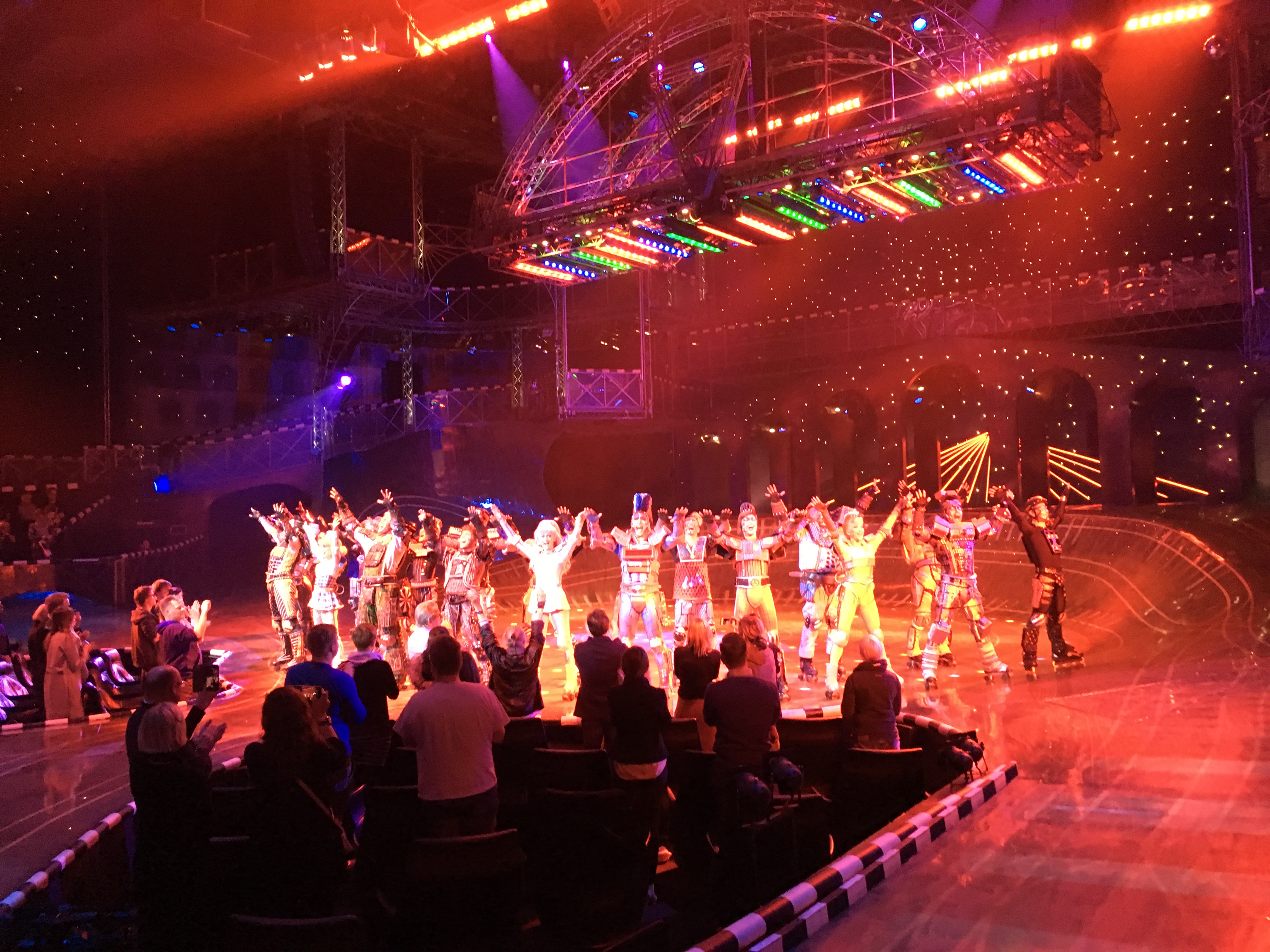 Datei:Musical Starlight Express in Starlight Express Theater, Bochum,  Germany (March 2018) - 02.jpg – Wikipedia