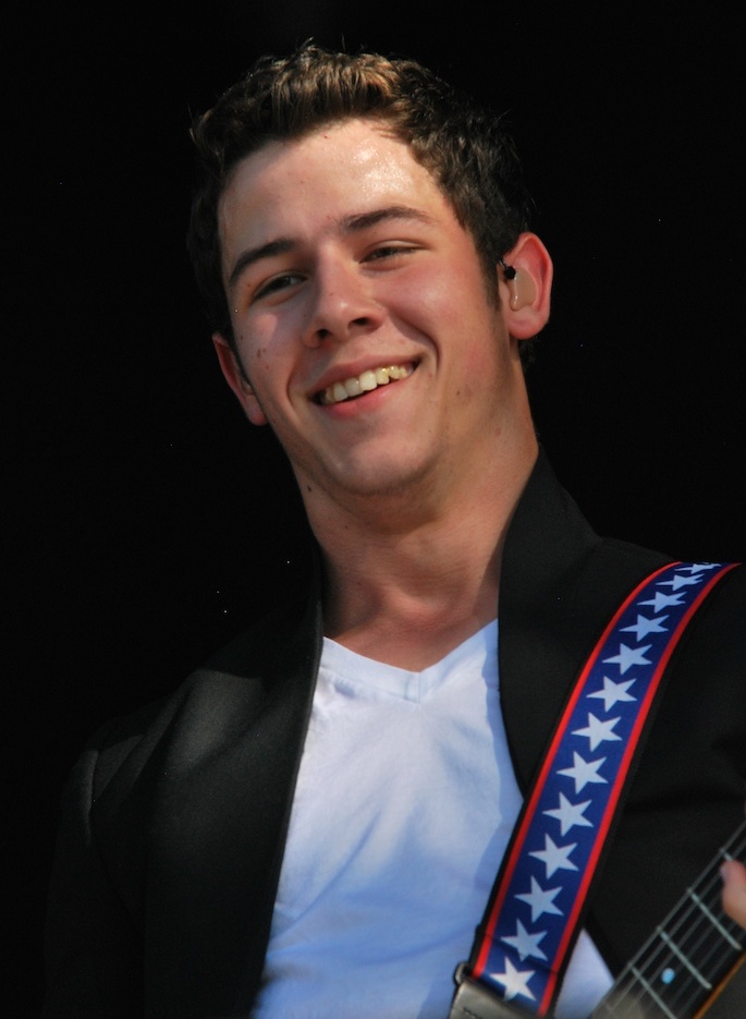 Der 31 Jahre alte 175 cm große Nick Jonas im 2024 Foto