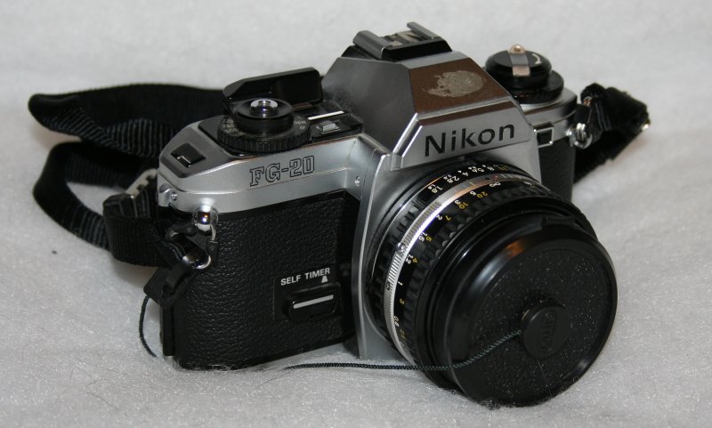 File:Nikon FG-20.jpg