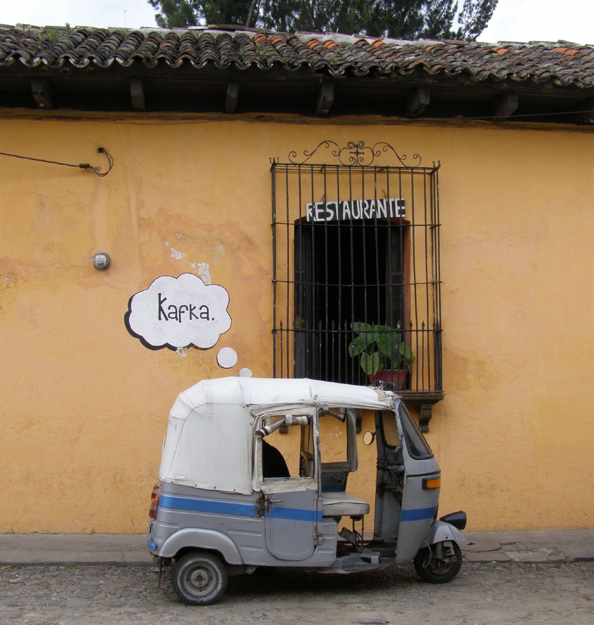 File:Tuk Tuk, La Antigua Guatemala.jpg - Wikimedia Commons