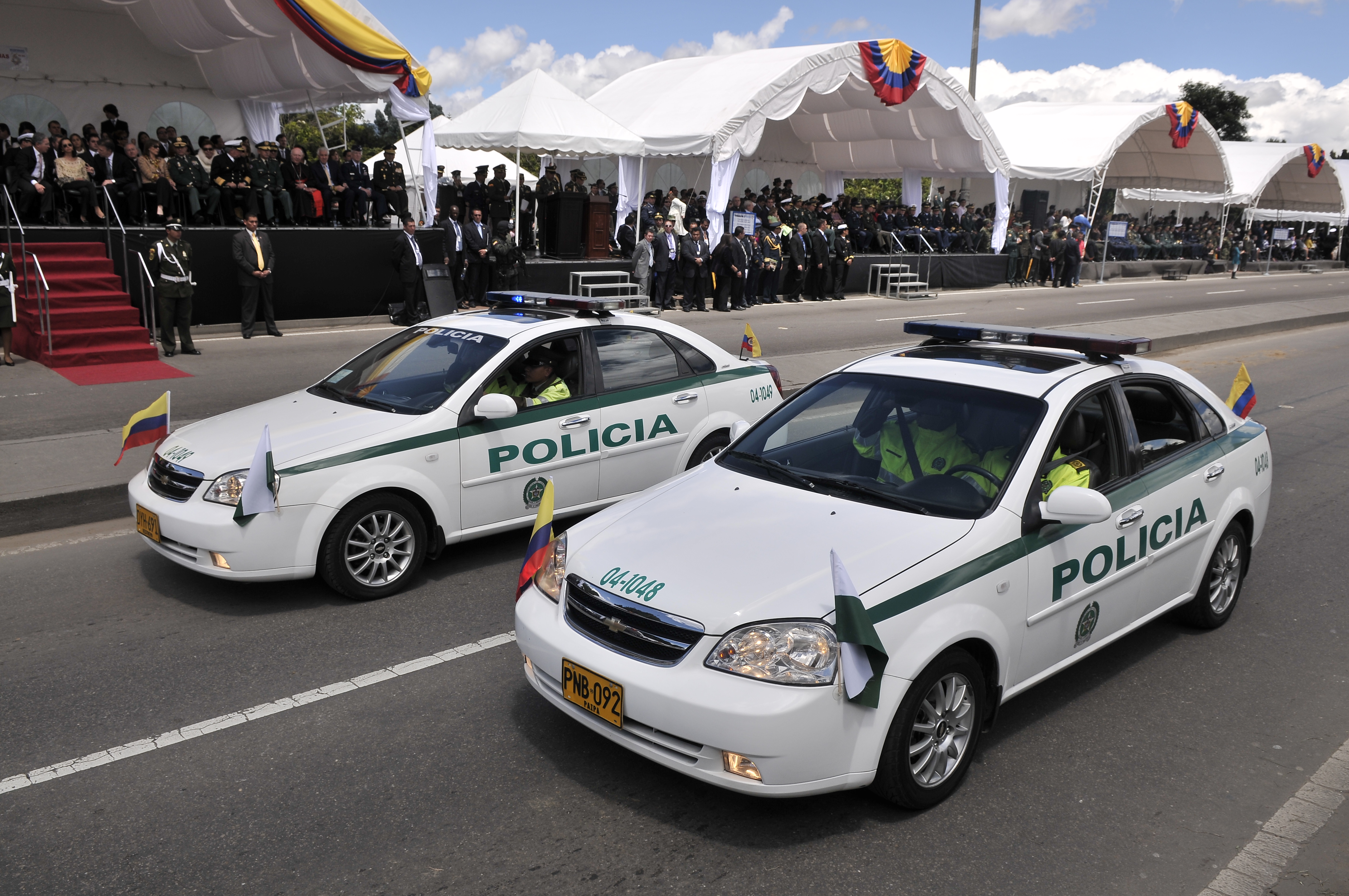 File:Bogotá - Carro de Policía.JPG - Wikimedia Commons