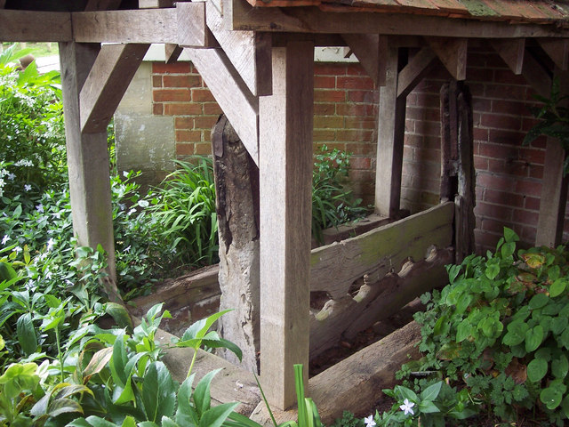 File:Village Stocks, Farnham - geograph.org.uk - 426283.jpg