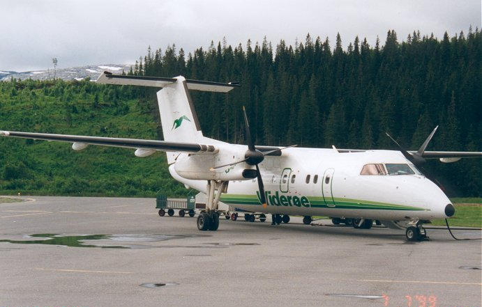 File:Wideroe De Havilland Canada DHC-8-103 Dash 8 Olsen-2.jpg