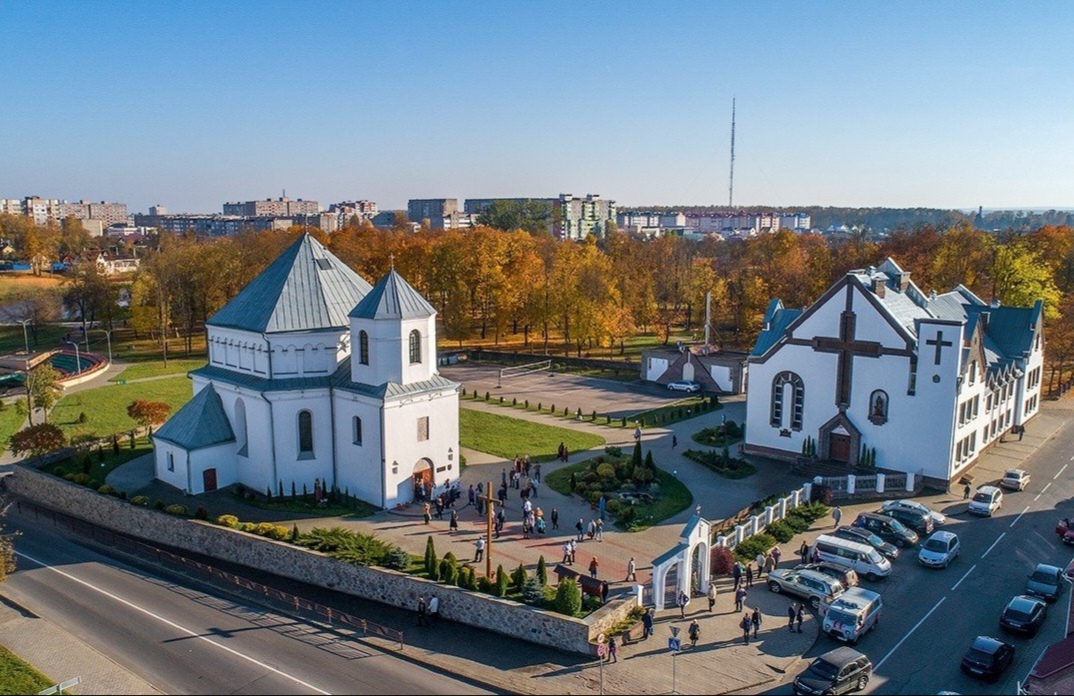 Костелом св Михаила Сморгонь Белоруссия