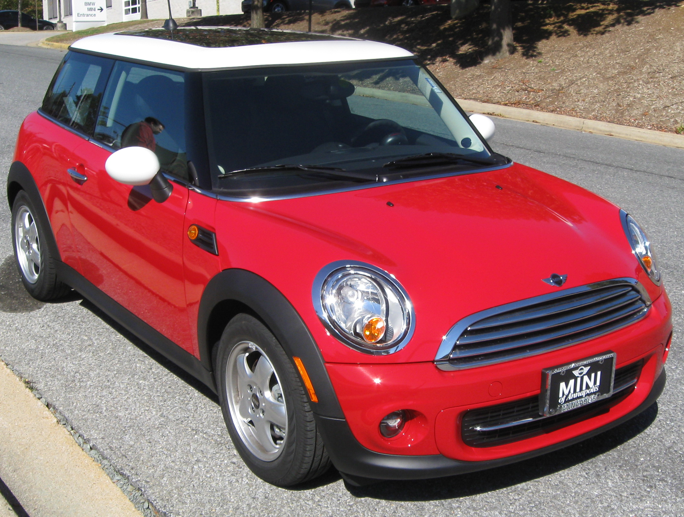 File:2011 Mini Cooper -- 10-22-2010.jpg - Wikimedia Commons