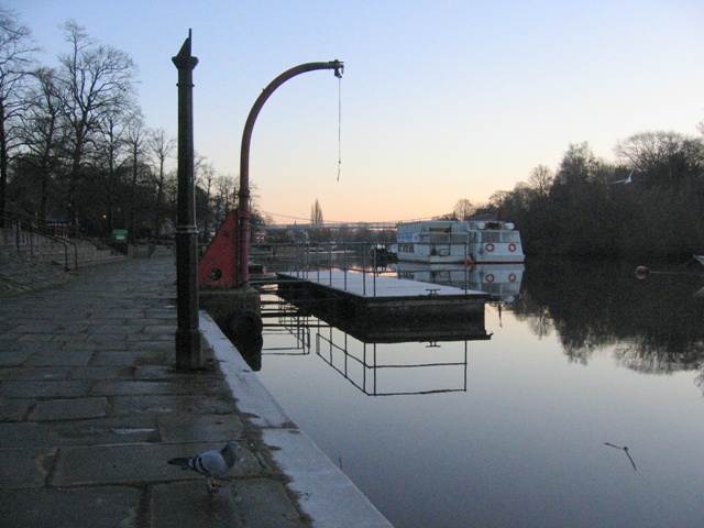 File:A frosty morning by the River Dee - geograph.org.uk - 1074262.jpg