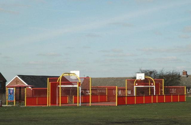 File:Basketball court at Blacker Hill - geograph.org.uk - 140941.jpg