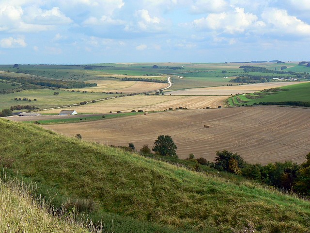 File:Battlesbury Hill southern earthwork, near Warminster - geograph.org.uk - 962168.jpg