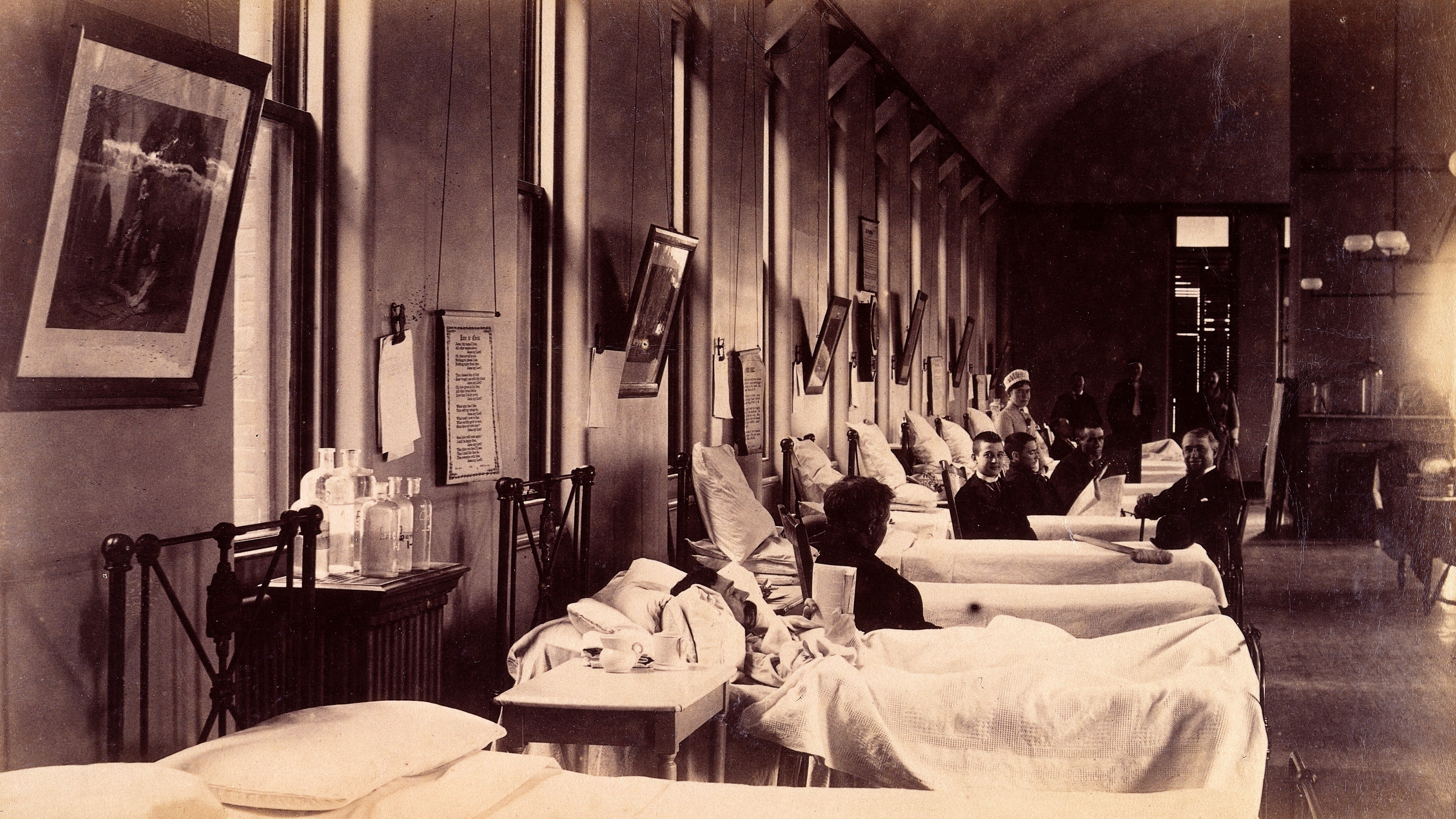 I don t hospitals. Больница Бельвью в Нью-Йорке. Психиатрическая клиника 19 век. Bellevue больница. Госпиталь в Германии 1970.