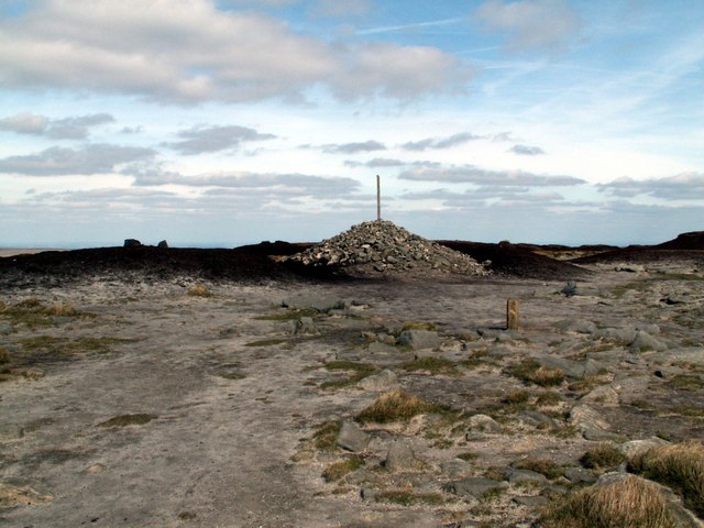 File:Bleaklow Head Cairn - geograph.org.uk - 397902.jpg