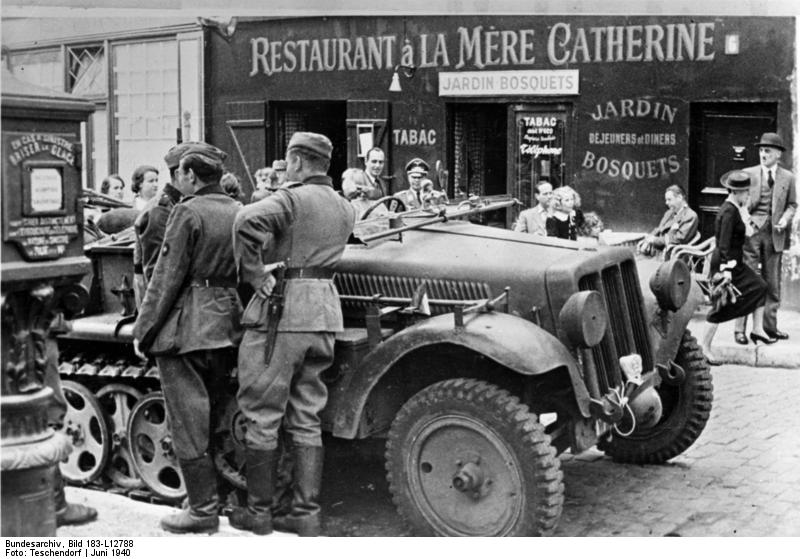 File:Bundesarchiv Bild 183-L12788, Frankreich, Deutsche Soldaten in Paris.jpg