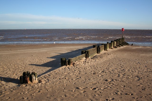 File:Cleethorpes groyne - geograph.org.uk - 676982.jpg