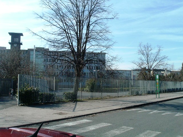 File:Corbeil-Essonnes Lycée Doisneau.JPG