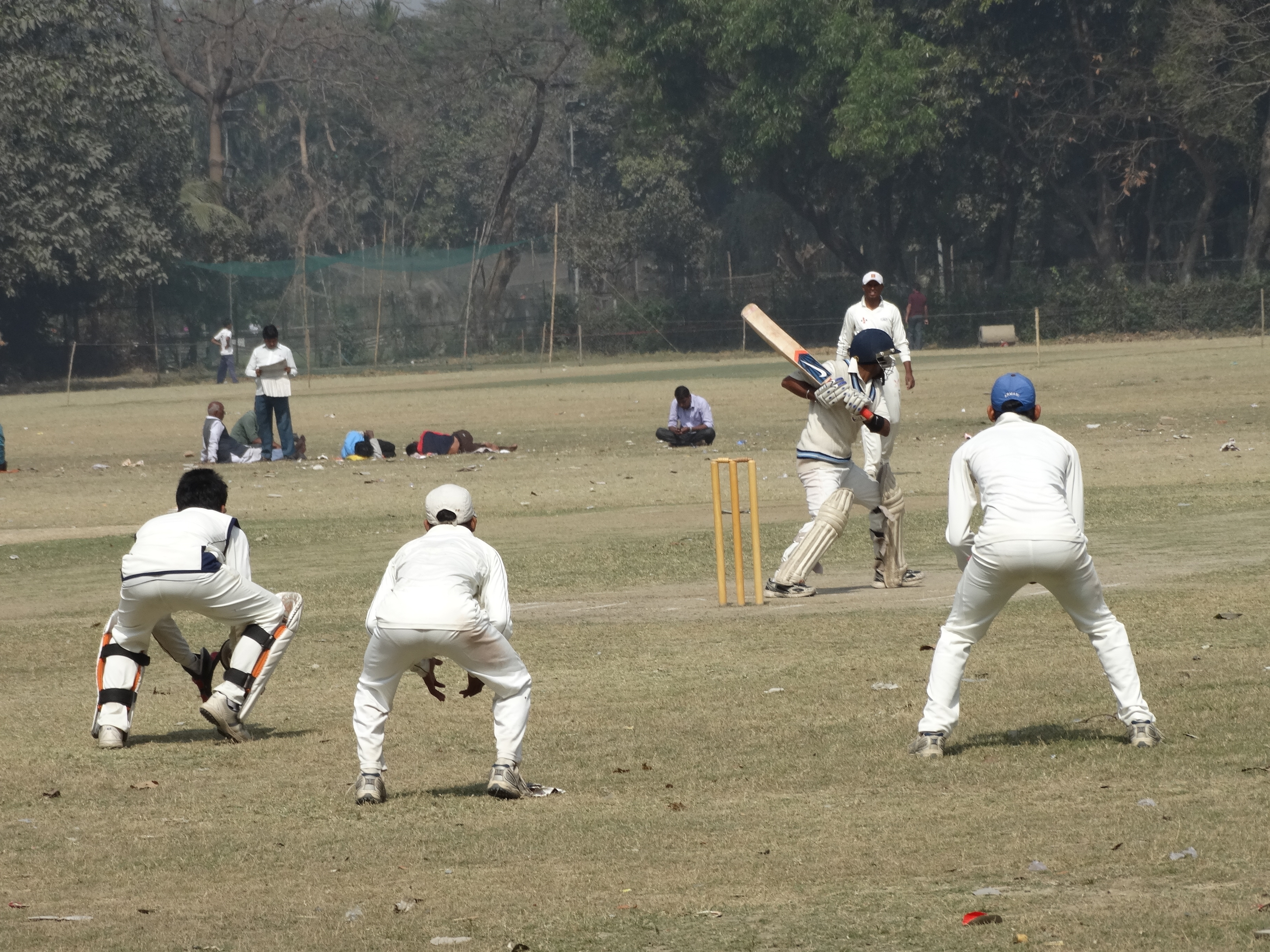 File:Cricket on the Maidan - Kolkata - India (12249338793).jpg - Wikimedia Commons