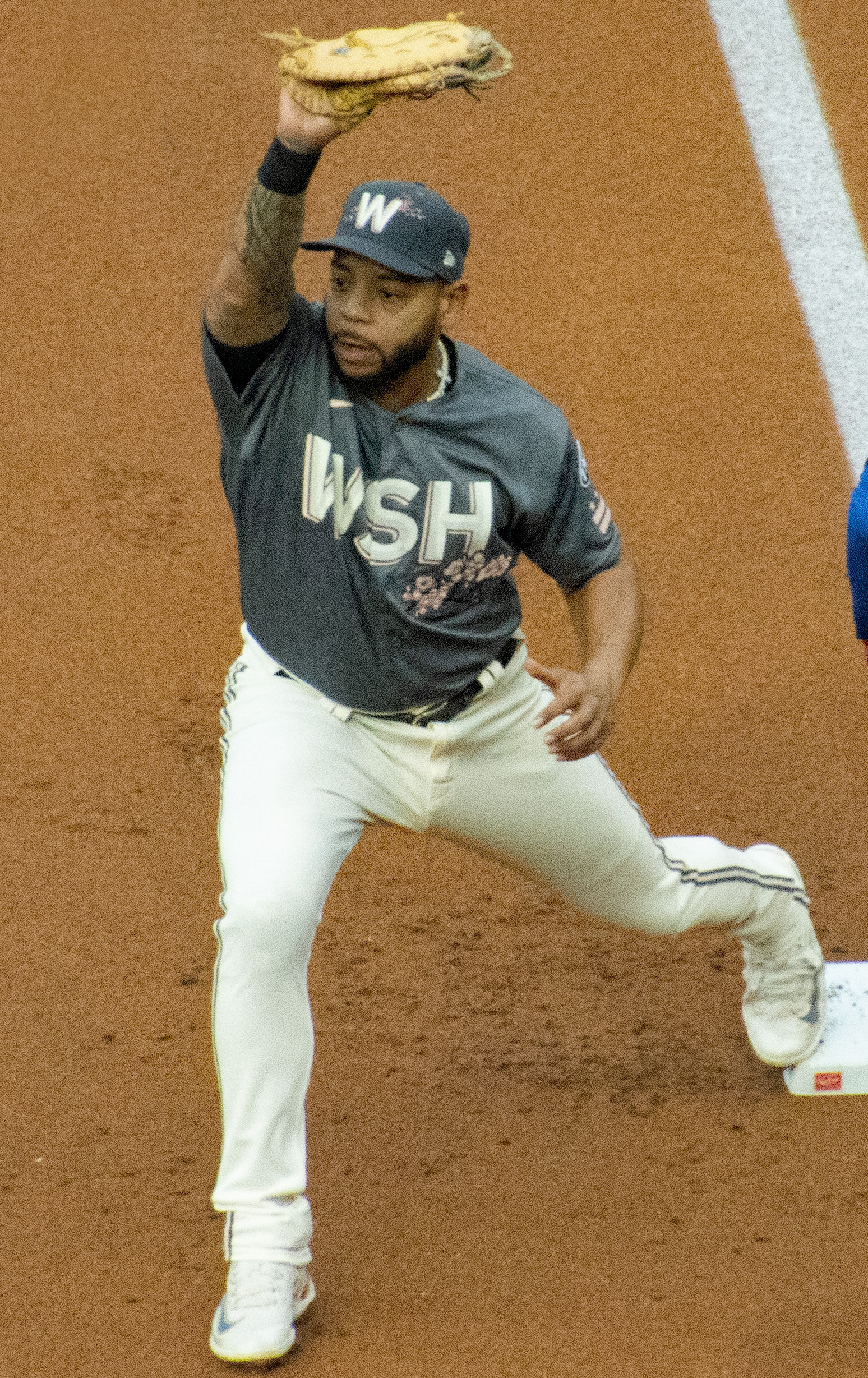 File:Dominic Smith (52995692184) (cropped).jpg - Wikipedia