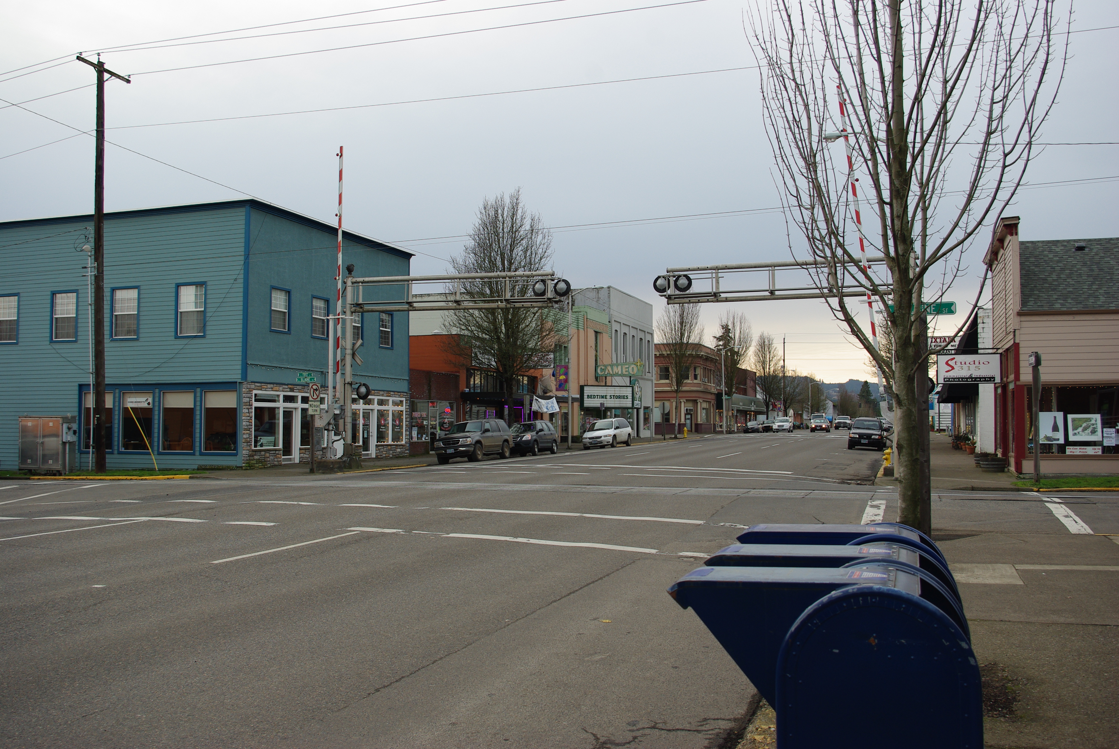 Newbeeg - File:Downtown Newberg Oregon.JPG - Wikimedia Commons