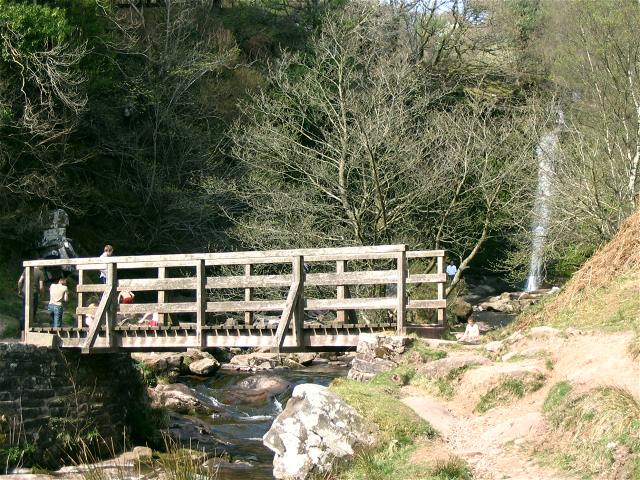 Footbridge on Caerfanell river - geograph.org.uk - 401422