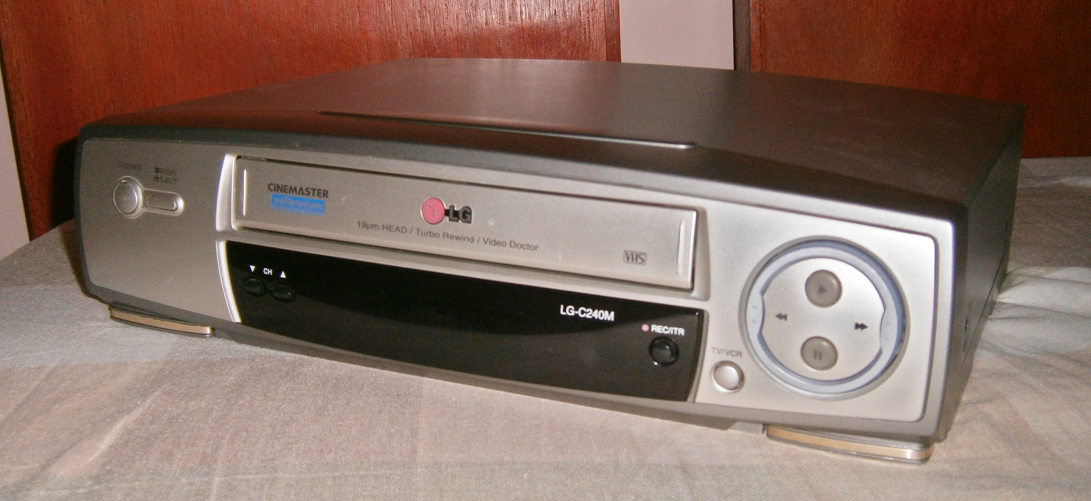 Videorecorder / magnétoscope VHS LG EC296S