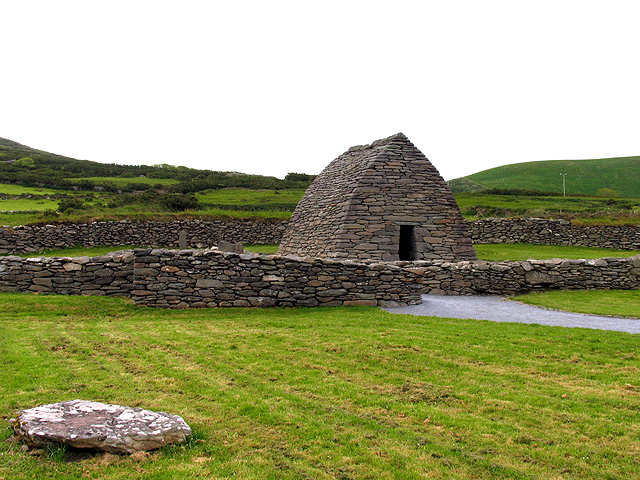 File:Gallarus Oratory - geograph.org.uk - 17678.jpg