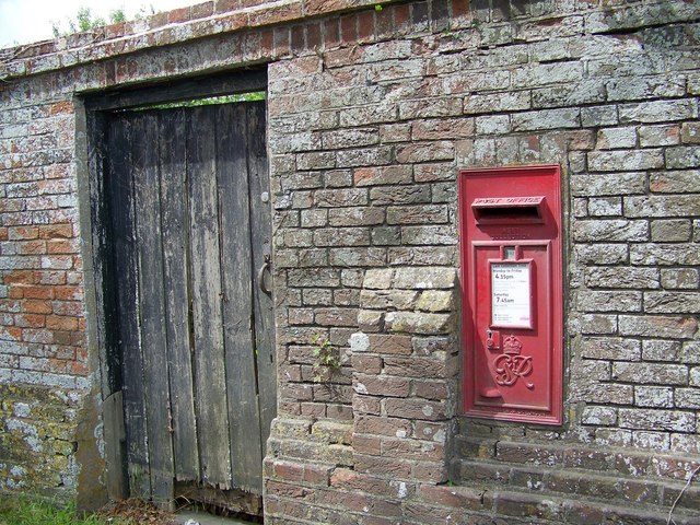 File:George VI Postbox, West Amesbury - geograph.org.uk - 896652.jpg