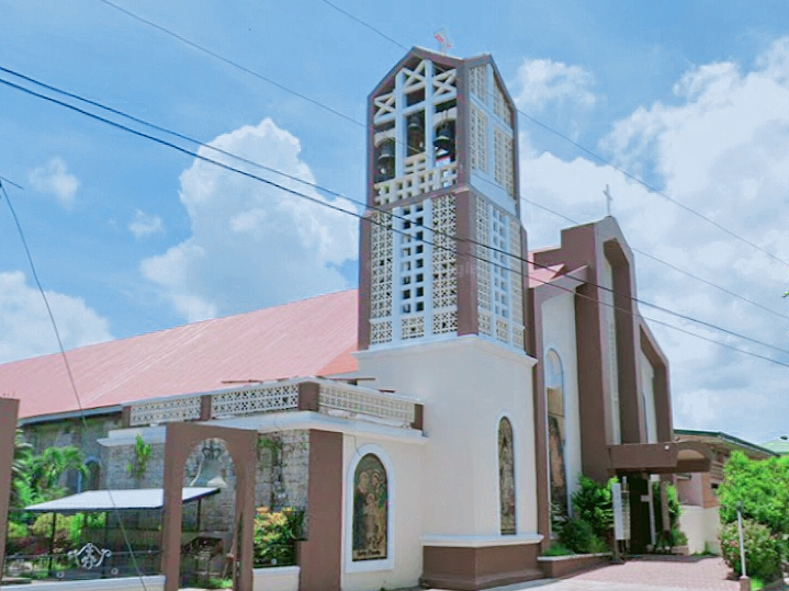 File:Holy Cross Parish Church.jpg