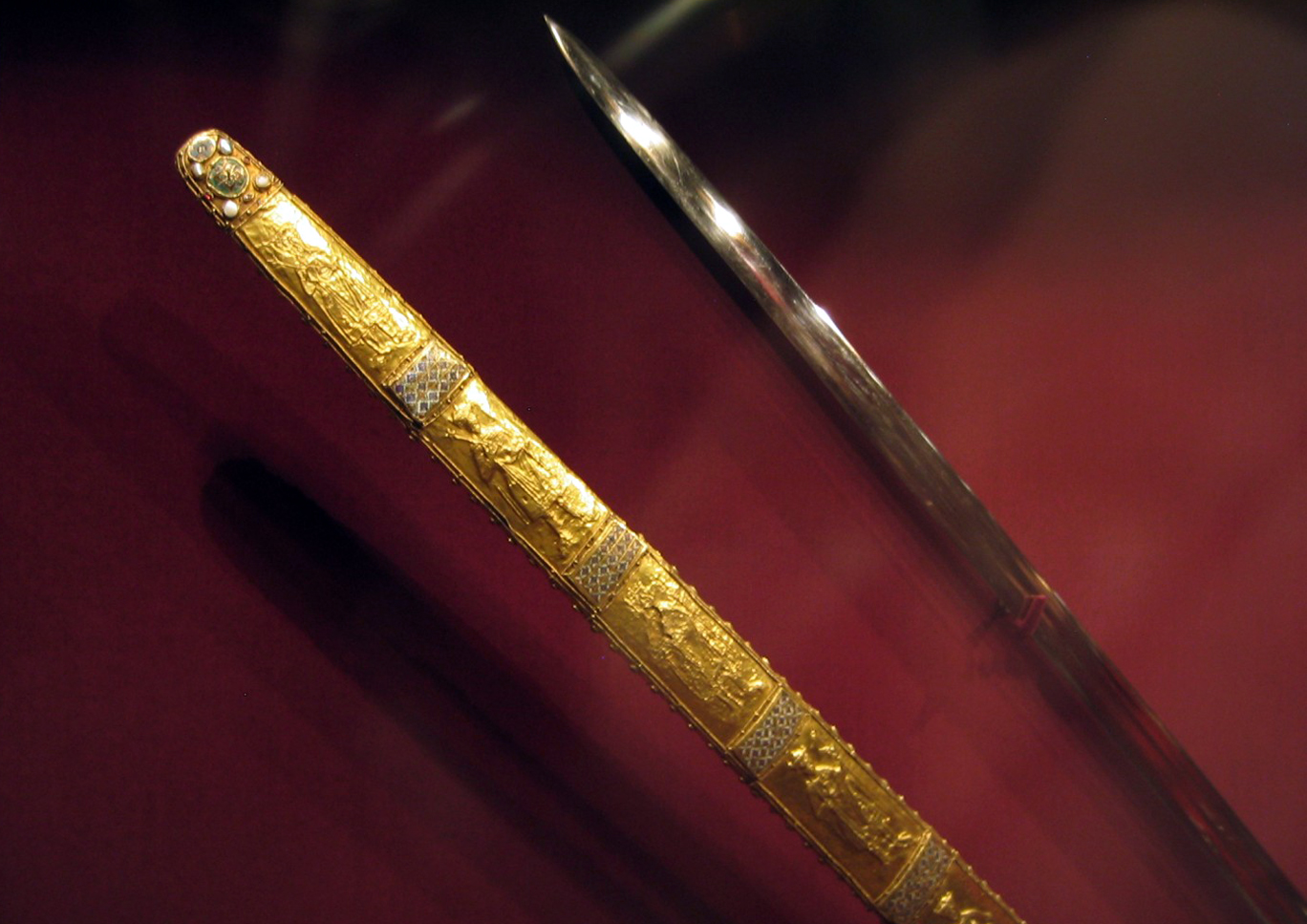 [Image: Imperial_Sword_of_the_Holy_Roman_Empire.jpg]