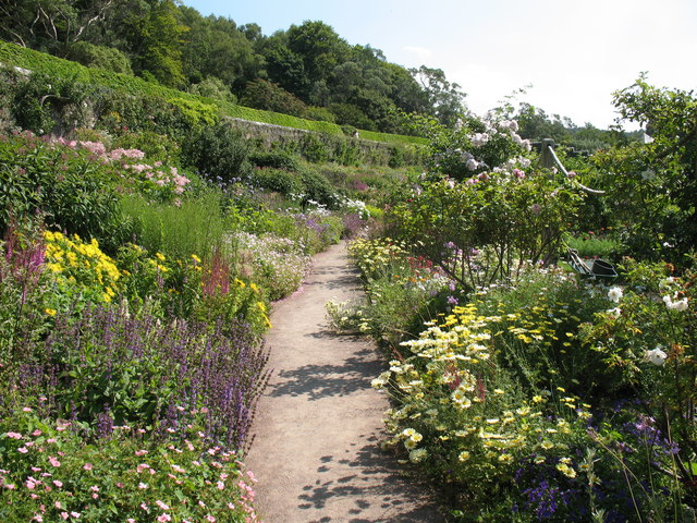 File:Inverewe Gardens - geograph.org.uk - 921132.jpg