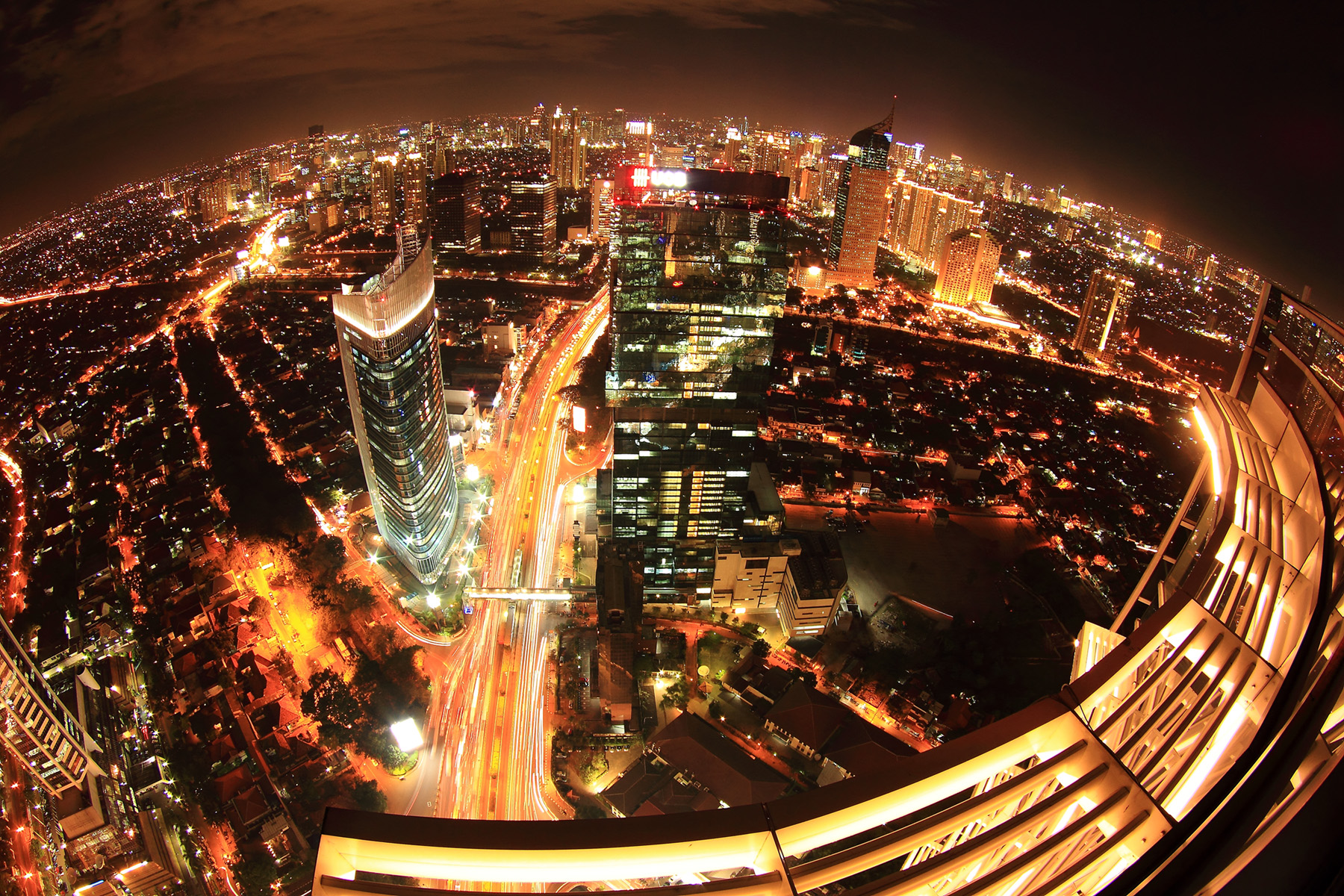 10 Pemandangan Tengah Kota Malam Hari Foto Pemandangan HD