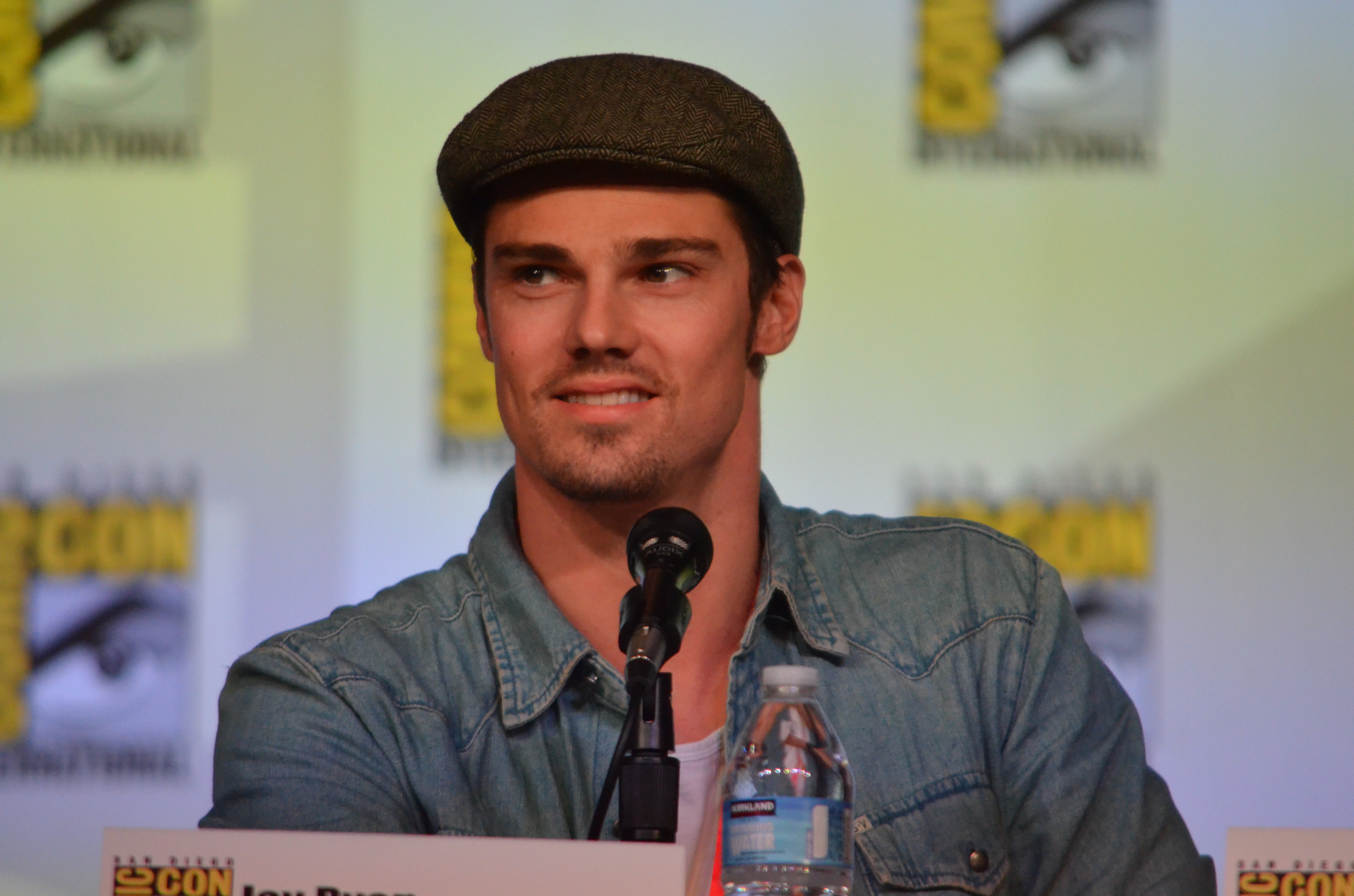 jay ryan beauty and the beast wallpaper