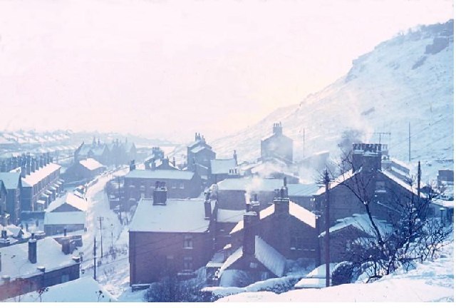 File:Lane End, Baildon, after snowfall in January 1963 - geograph.org.uk - 71985.jpg