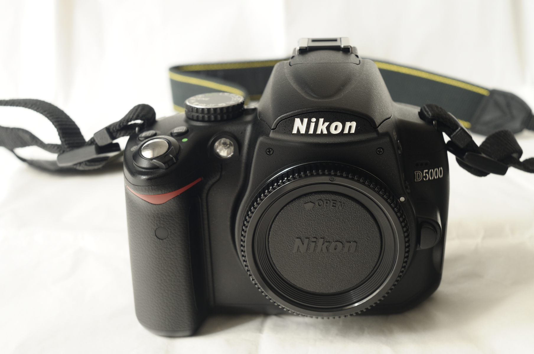 File:Nikon D5000 body (front).jpg - Wikimedia Commons