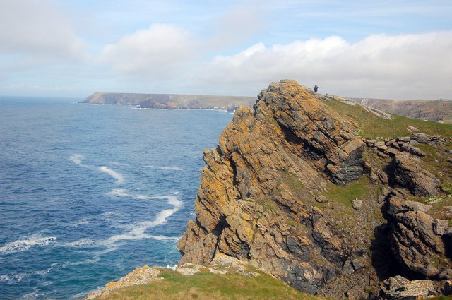 File:Old Lizard Point - geograph.org.uk - 1261855.jpg