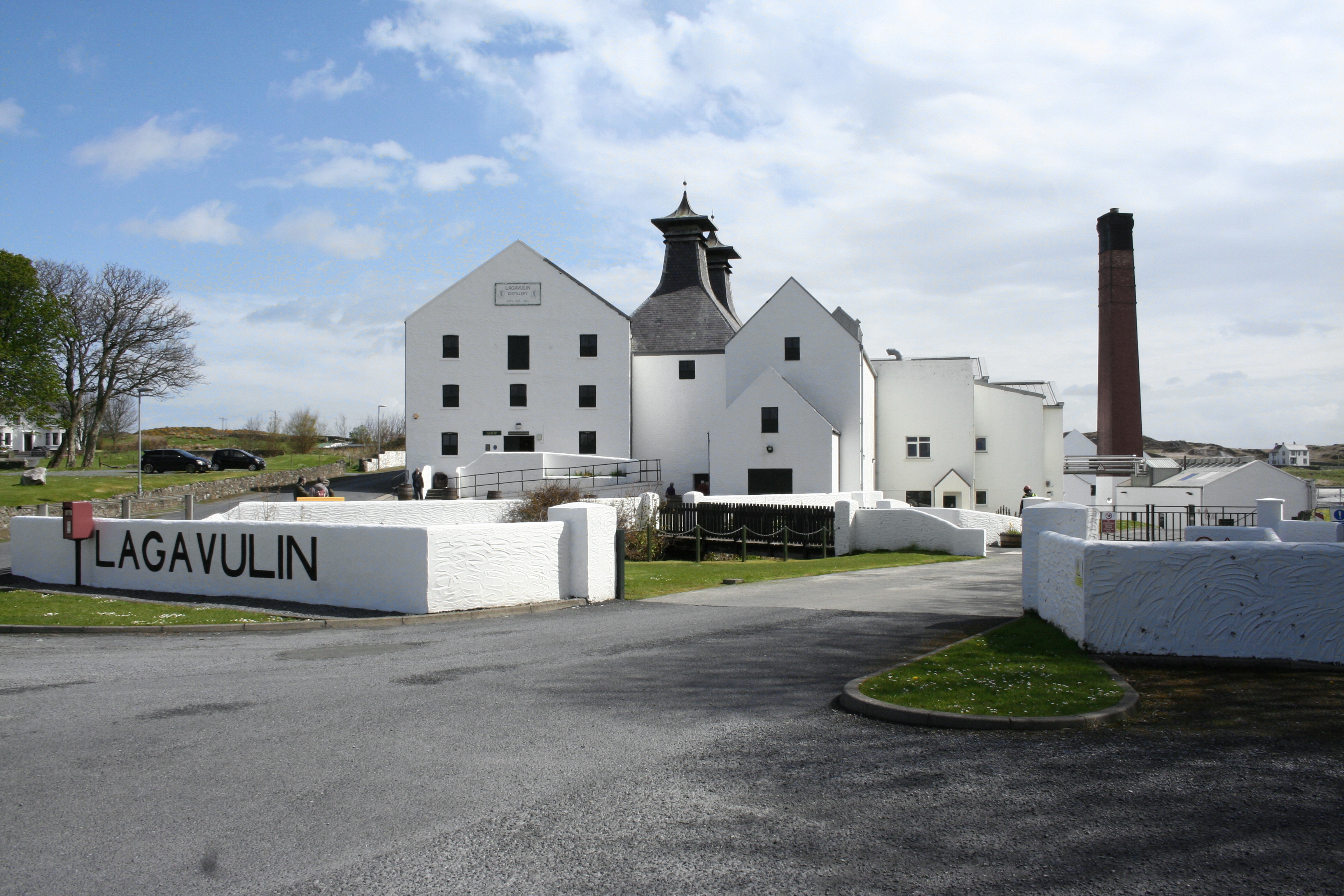 Lagavulin distillery - Wikipedia