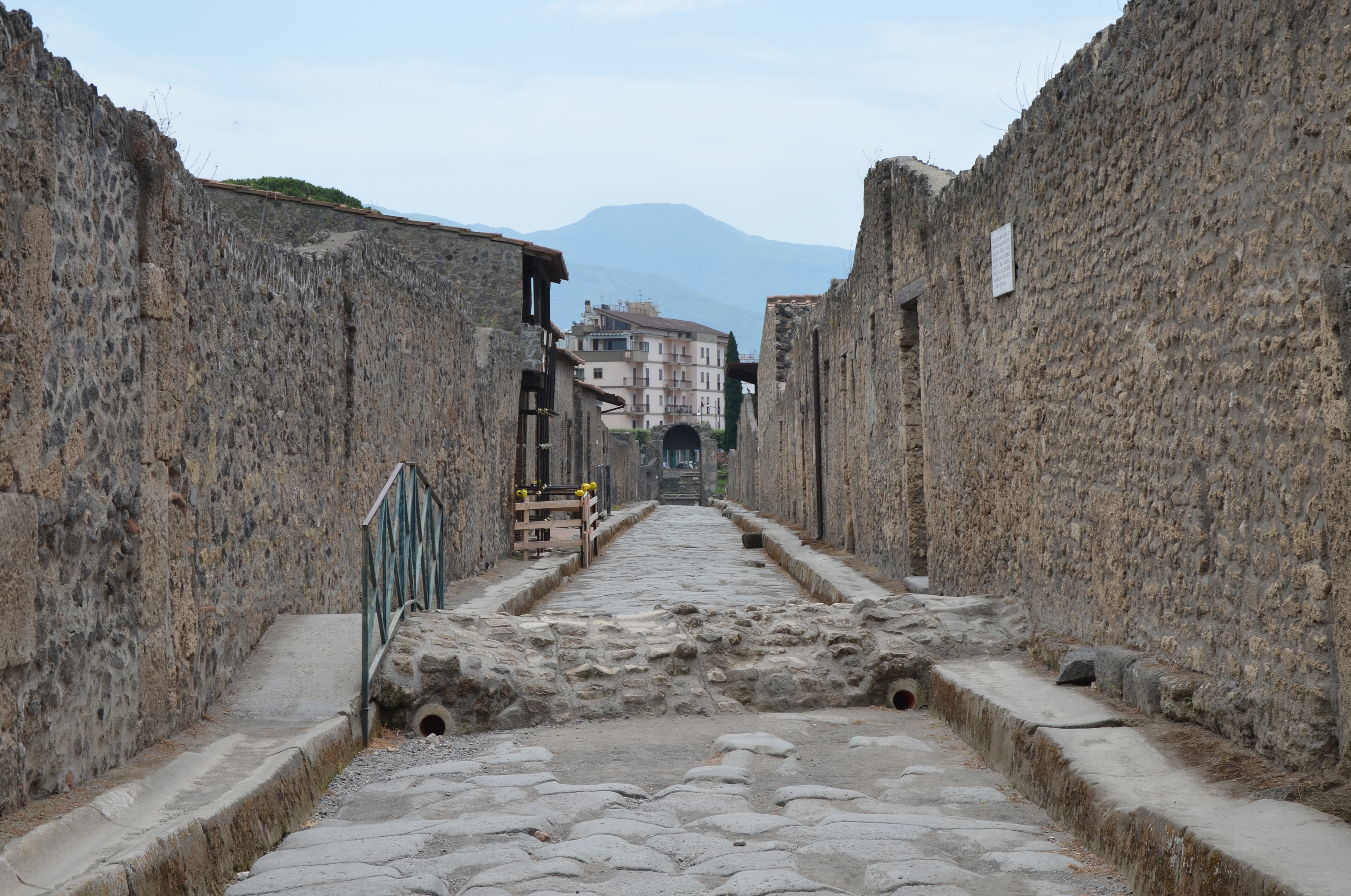 During the roman. Помпеи фото и пояснения. Pompei is near Milan.