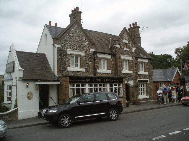 File:Trevor Arms - geograph.org.uk - 1475890.jpg