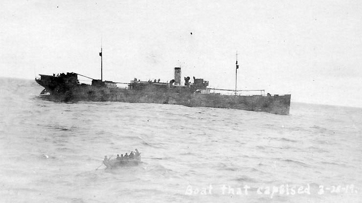 File:USS El Sol with boat, 1919.jpg