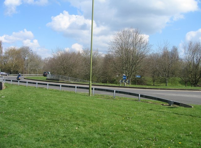 File:View across Viables roundabout - geograph.org.uk - 772865.jpg