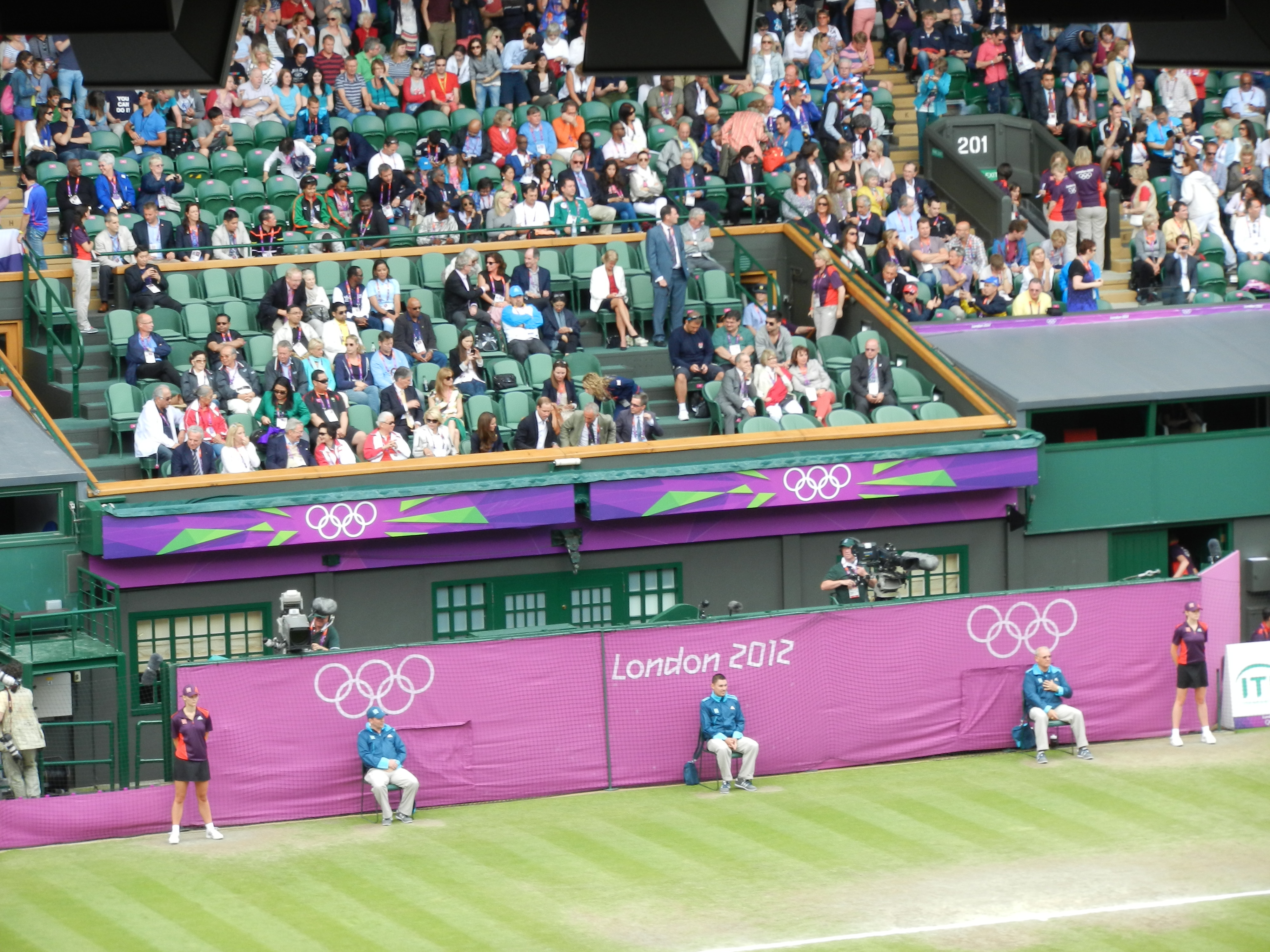 File:Wimbledon Centre Court Royal Box Djokovic-Tsonga.jpg - Wikipedia