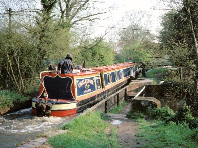 File:Yarningale lock and aqueduct - geograph.org.uk - 3788.jpg