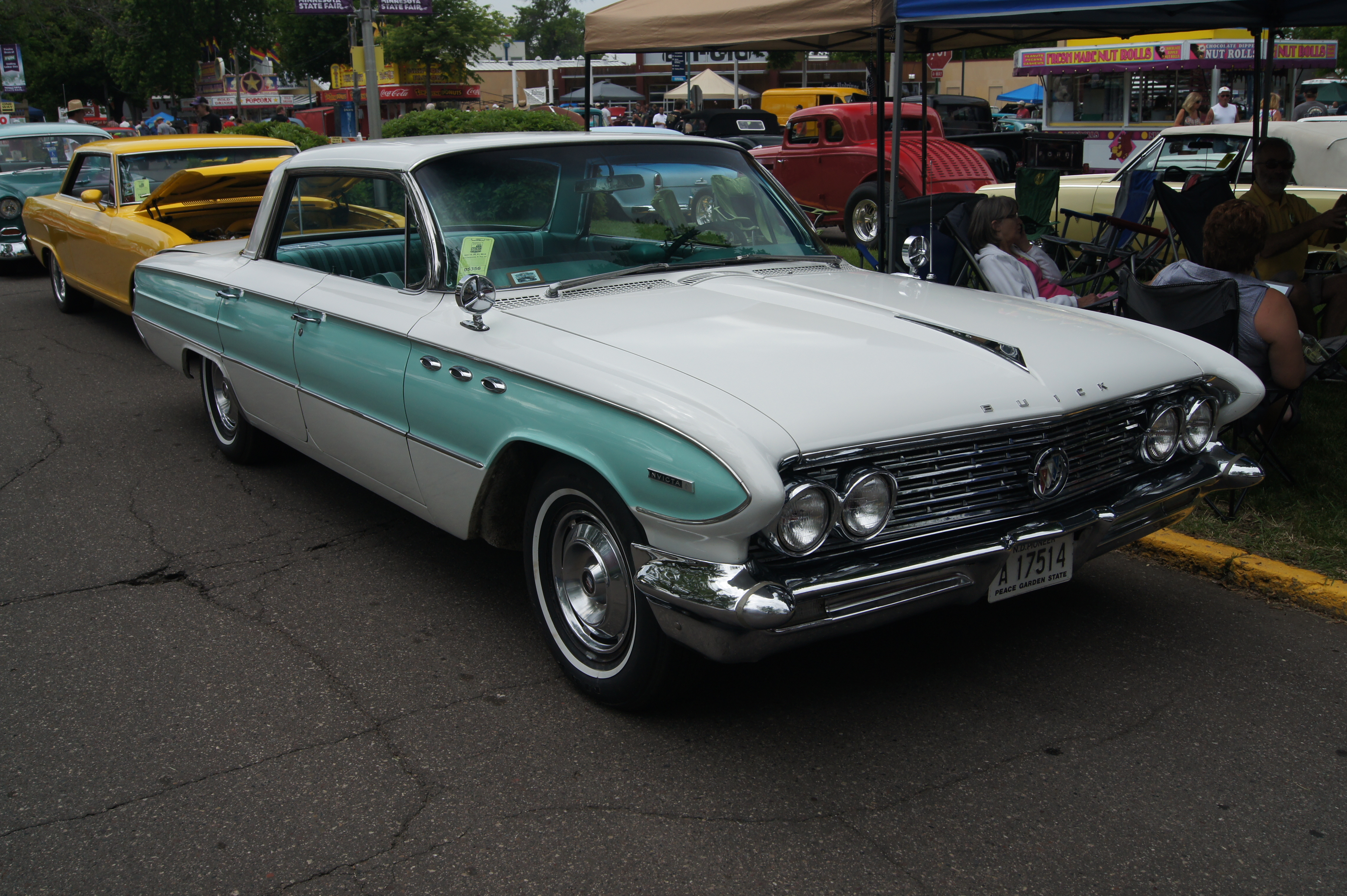 file 1961 buick invicta 19018274342 jpg wikimedia commons https commons wikimedia org wiki file 1961 buick invicta 19018274342 jpg