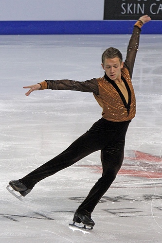 File:2010 Skate Canada Men - Grant HOCHSTEIN - 5357a.jpg