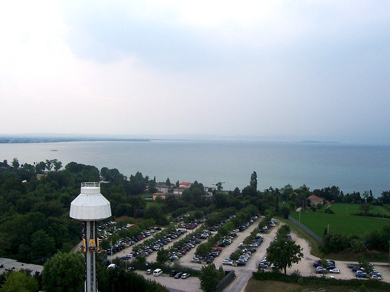 File:203GardalandLagoGarda.JPG