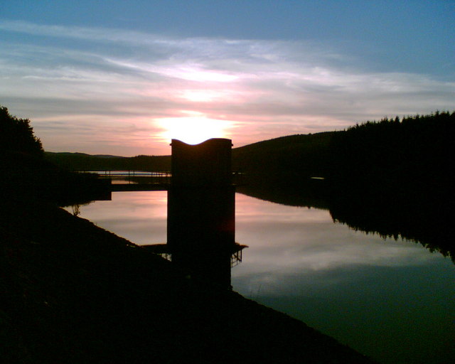 File:Alemoor Reservoir 'The tower at sundown' - geograph.org.uk - 524010.jpg