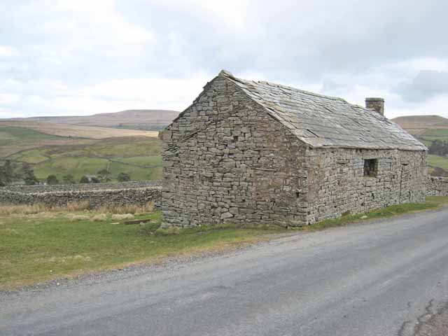 File:Barn beside the Arkengarthdale road - geograph.org.uk - 366203.jpg