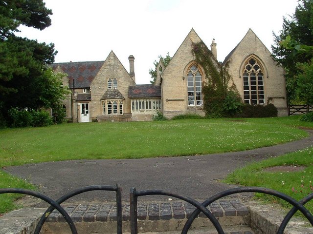 File:Bladon Primary School - geograph.org.uk - 676854.jpg