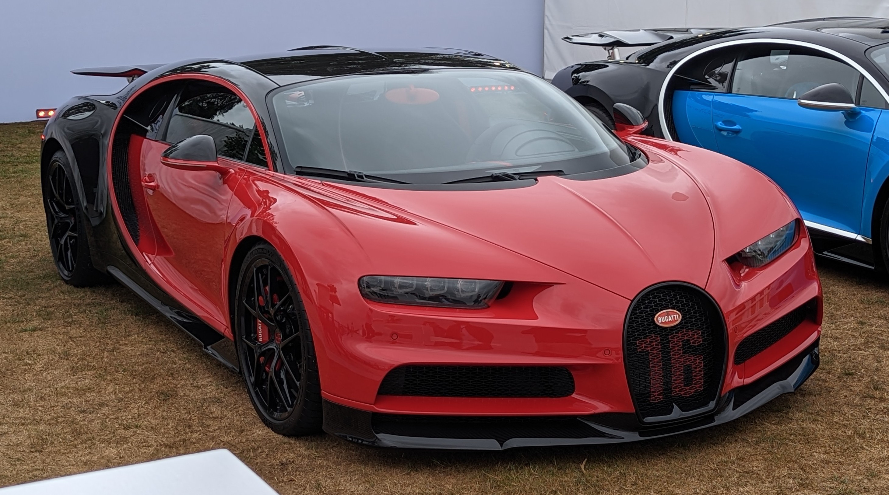 Lamborghini Chiron в белого цвета