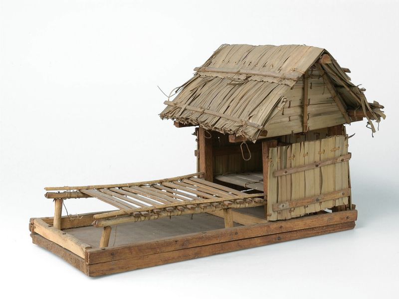 File:COLLECTIE TROPENMUSEUM Model van een wachthuisje in gebruik bij de ladangbouw TMnr 1250-5.jpg