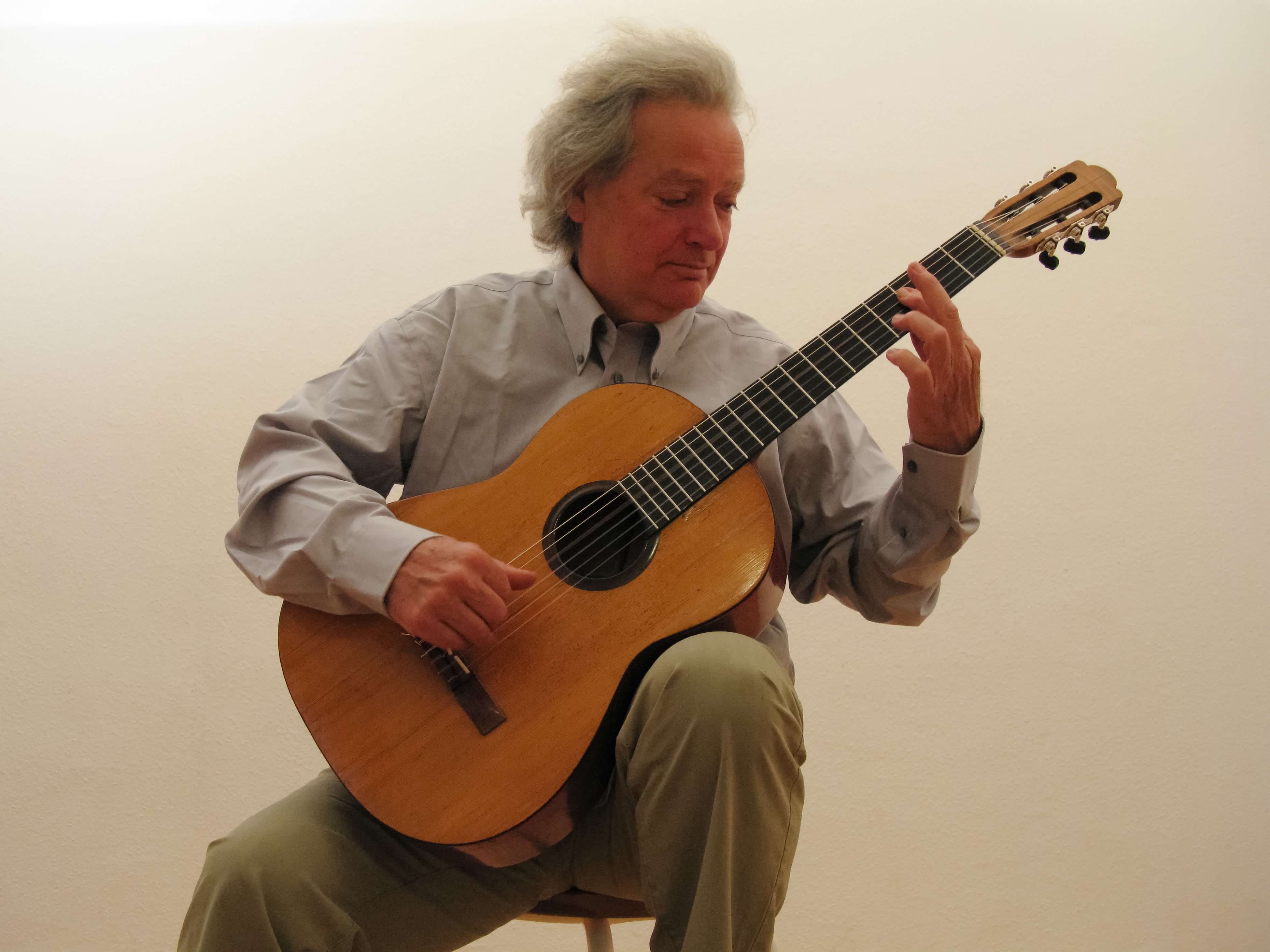 Domeniconi with a Luigi Mozzani guitar from 1938