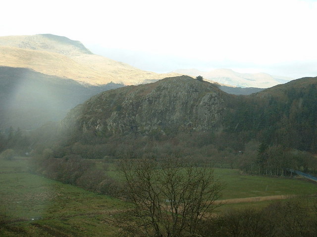 File:Carreg Hylldrem from the A4086 - geograph.org.uk - 1043776.jpg